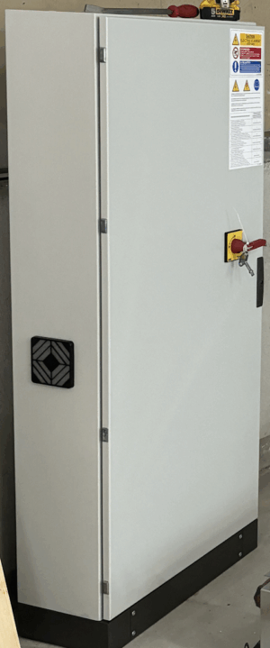 Spanesi strømstyreskap 400v 15KW inverter 1trykksens diesel