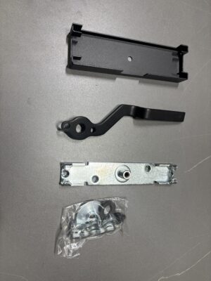 Spanesi venstre dørhåndtak kabin Ny type, metall deksel